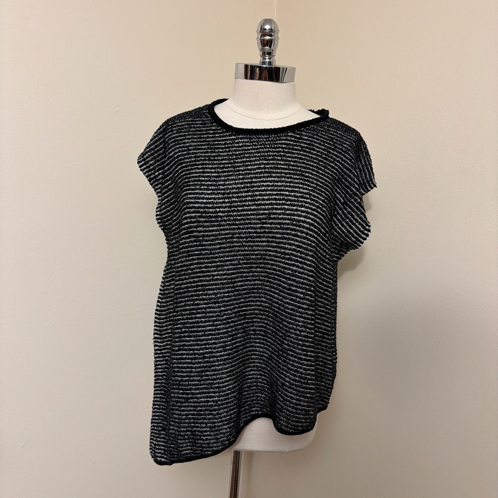 Black & White Striped Short-Sleeve Sweater Top